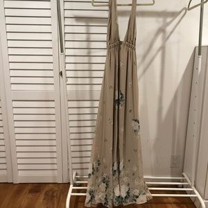 Beige flowy with flower dress by Show Me Your Mumu